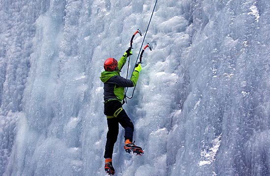 ice climbing 